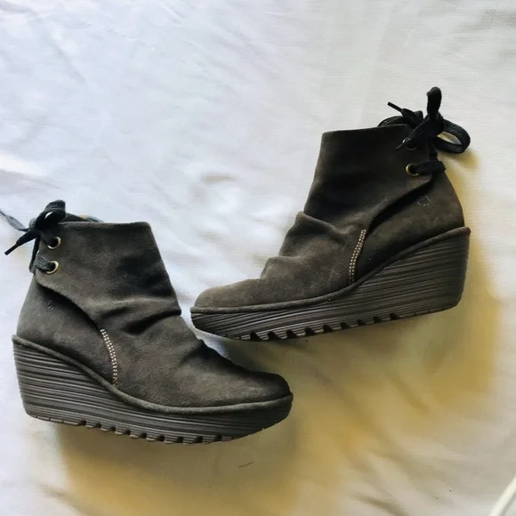 FLY LONDON SHOES YAMA SLUDGE GREEN SUEDE BOOTIES PLATFORM WEDGE ANKLE BOOT - Picture 3 of 13